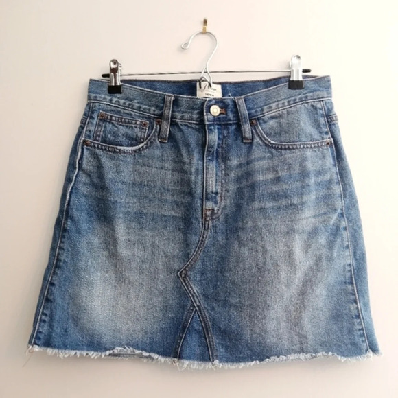 J. Crew Denim Mini Skirt in Birch Wash  with Frayed Hem Size 28 or 6 - Picture 2 of 16